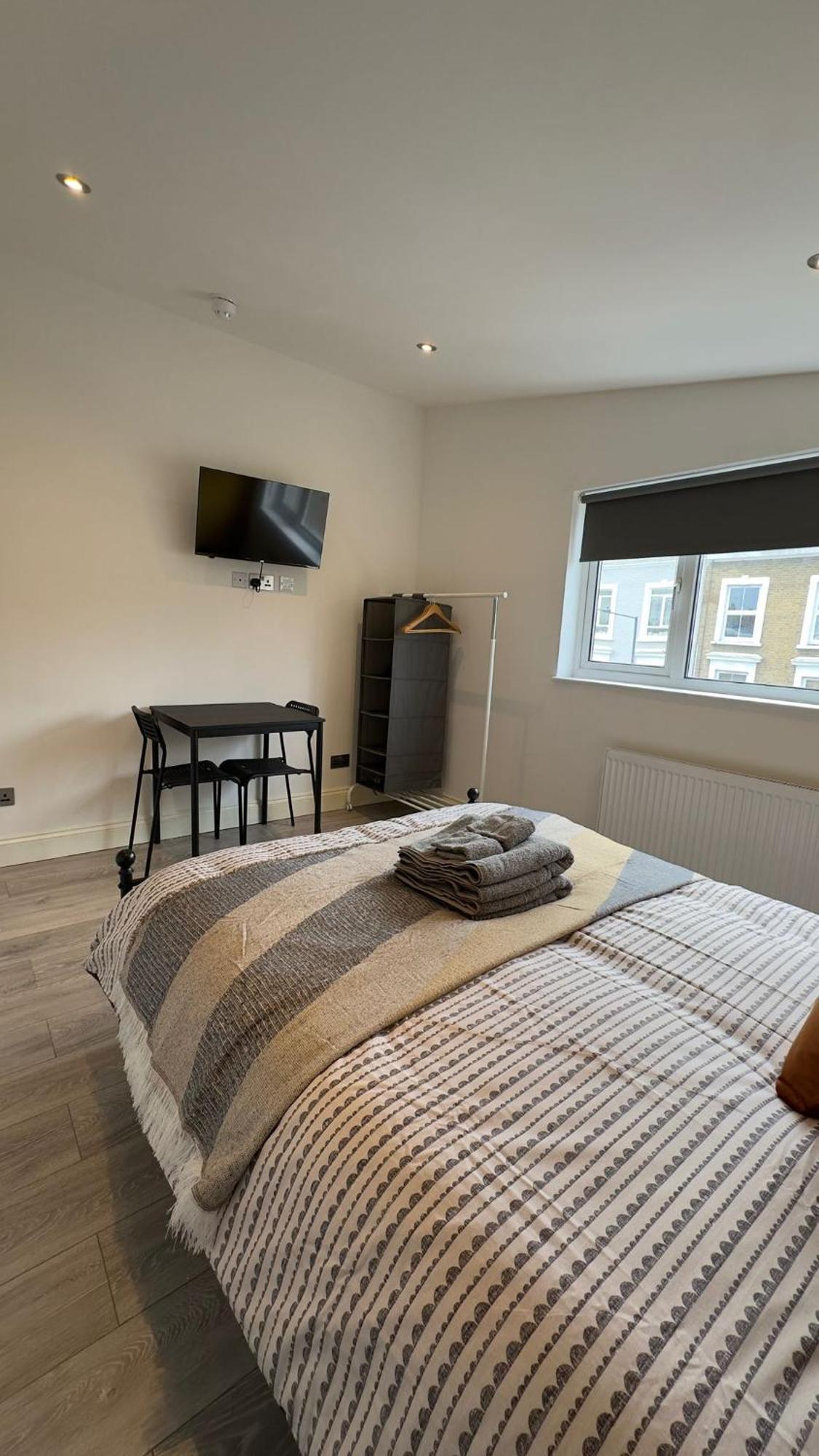 15 Min To Central London Guest Suites 22 Buitenkant foto